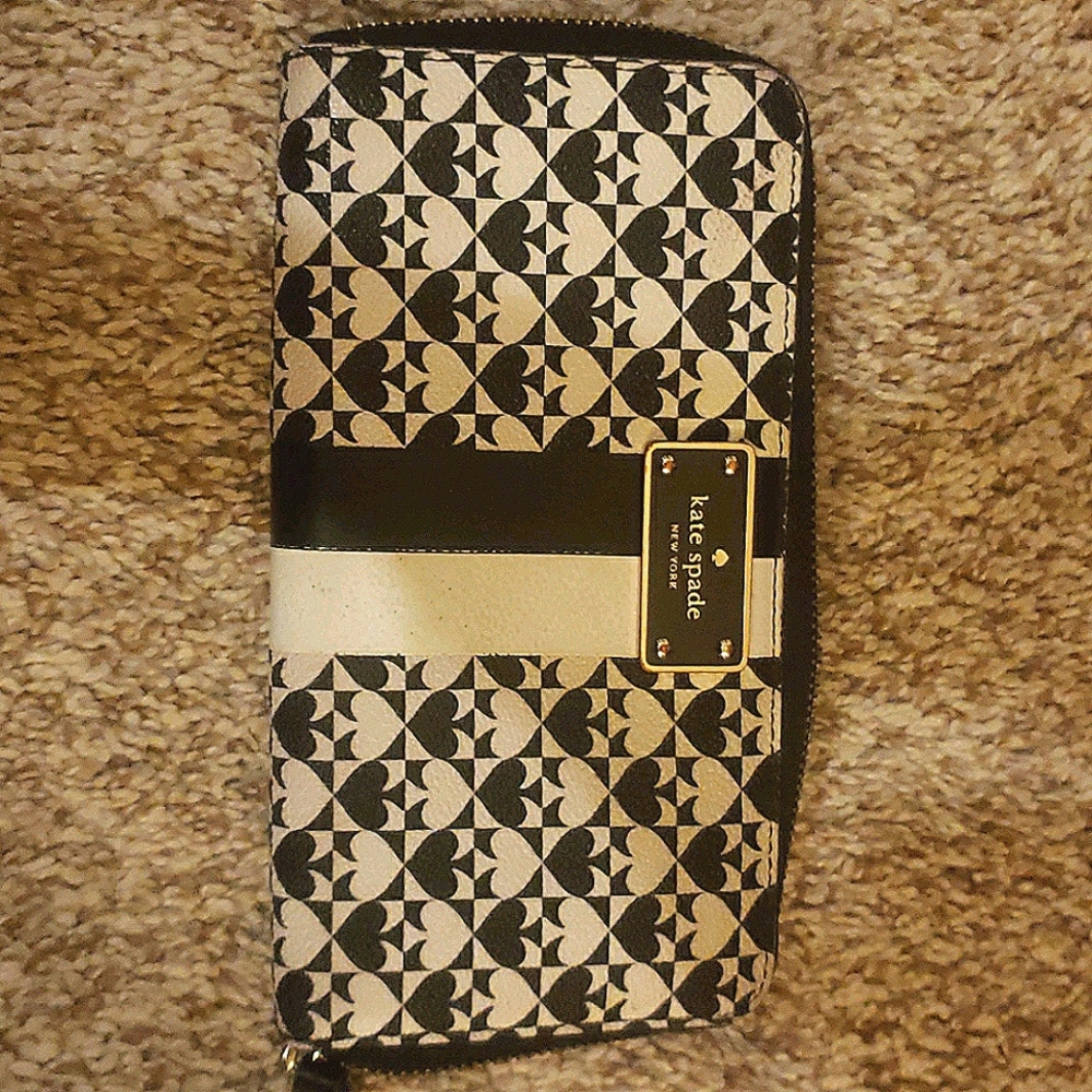Kate Spade zippy wallet